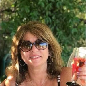 Meet your Posher, Laurie